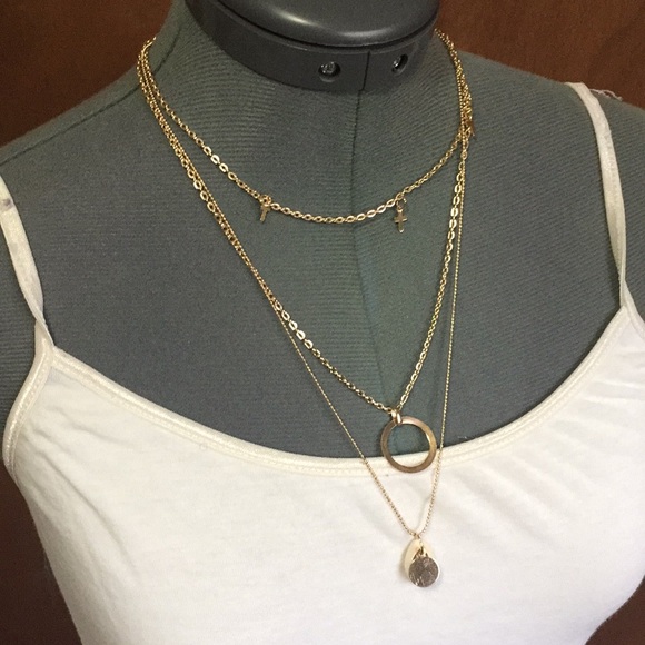 Gold Layered Cross Shell Circle Pendant Necklace - Picture 7 of 8